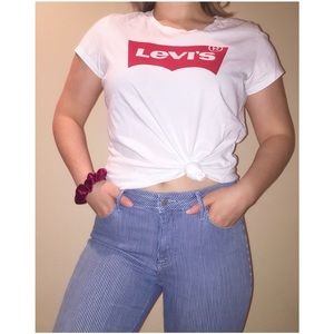 Levis logo tee